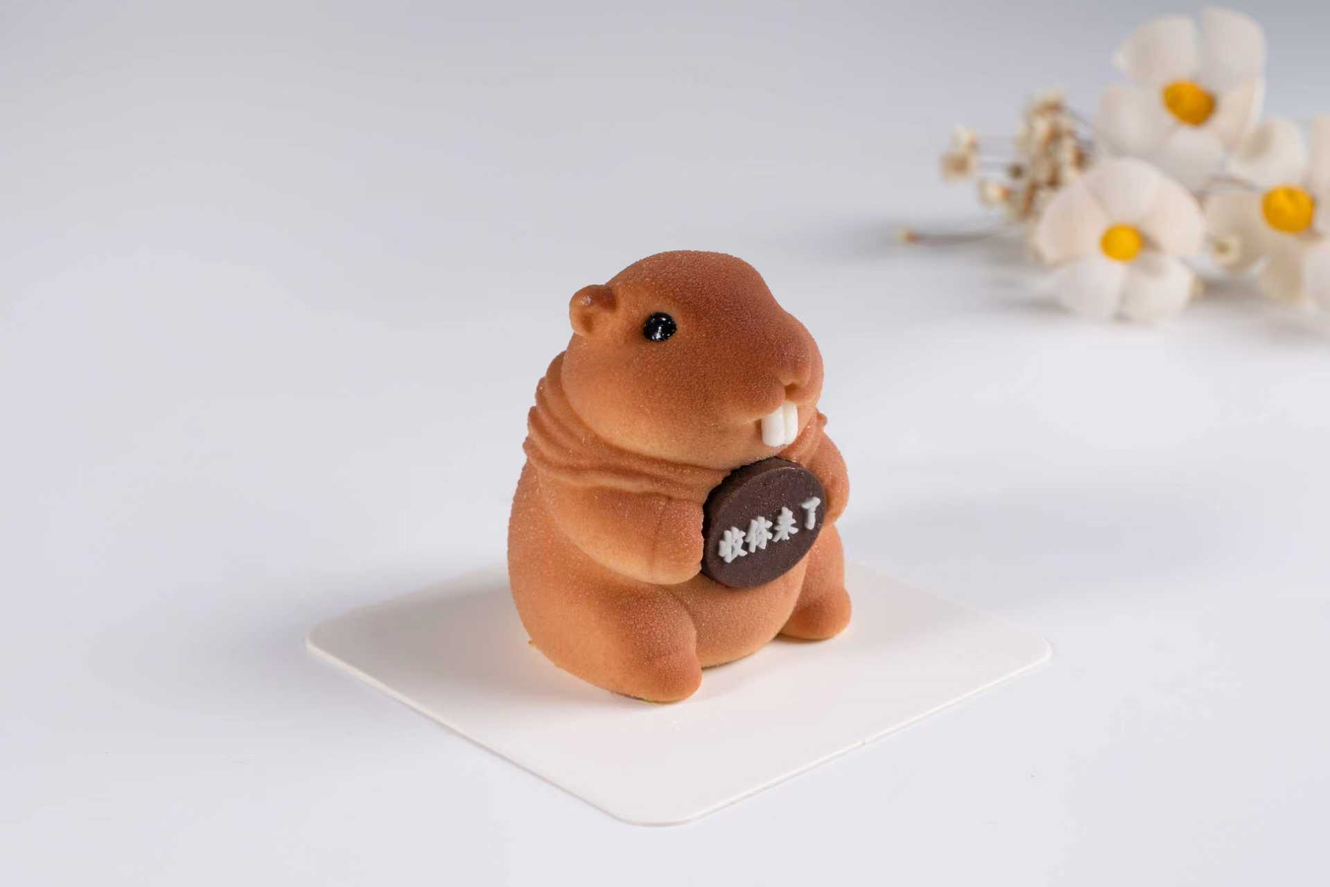Groundhog-shaped Mousse Cake