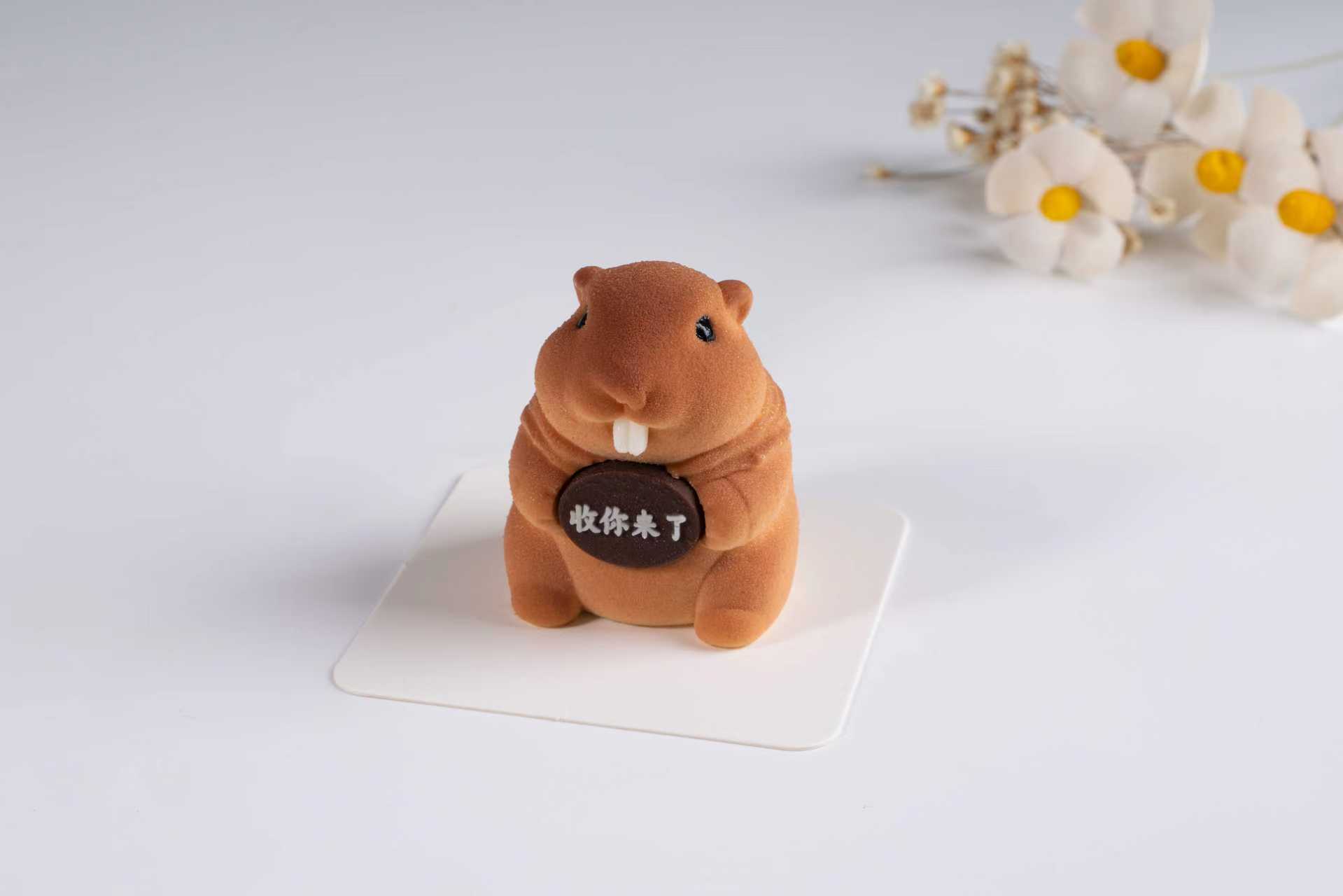 Groundhog-shaped Mousse Cake