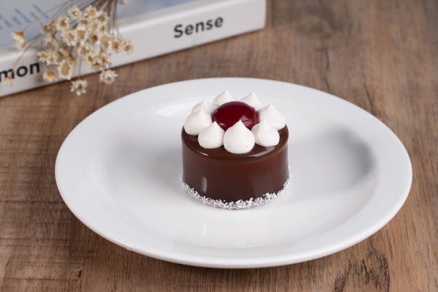 Small Hazelnut Vegan Desserts