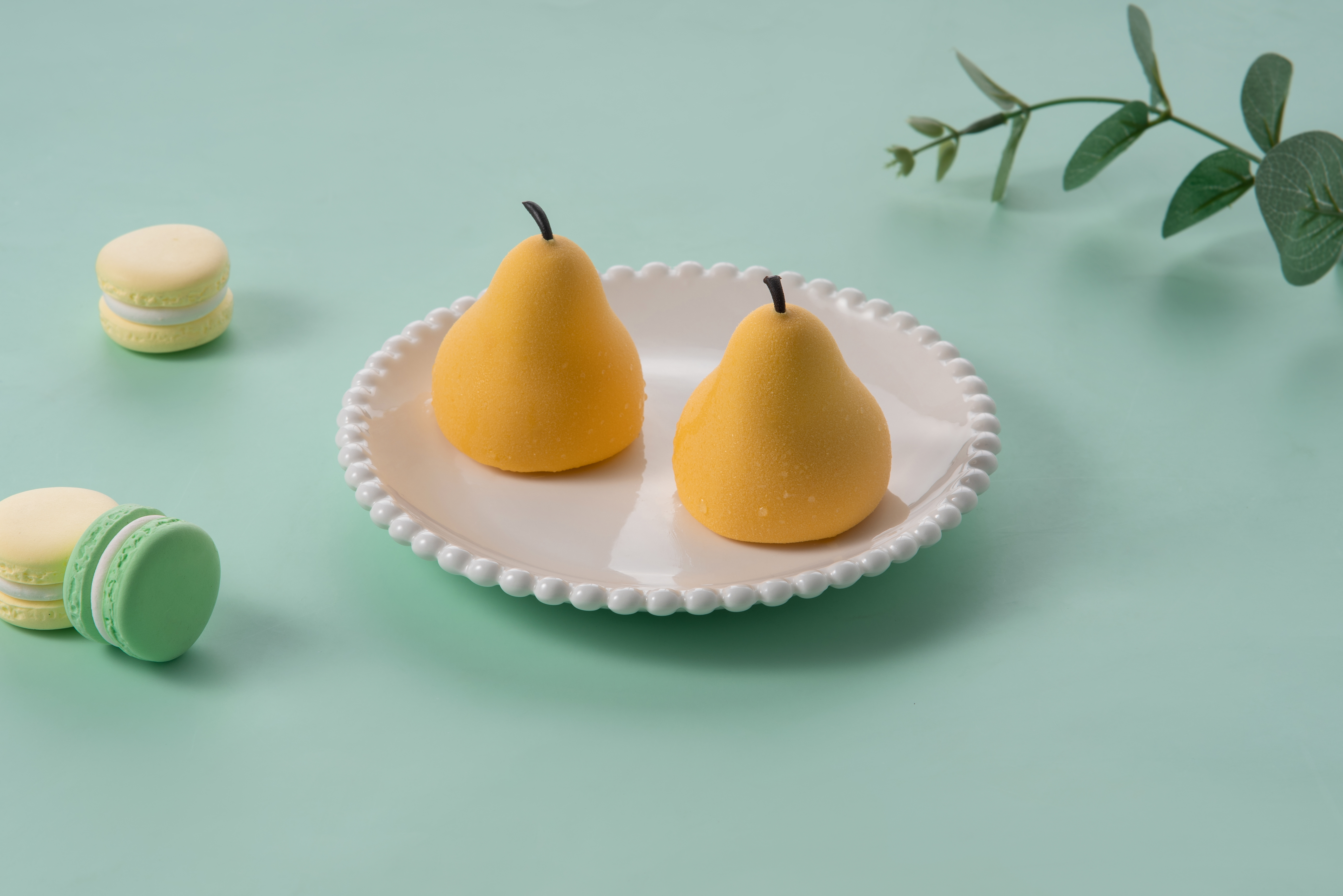 Crown Pear Fruit Shaped Mousse Cake