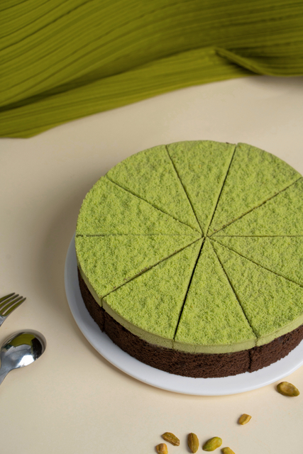 Pistachio Cocoa Mousse Cake