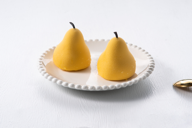 Crown Pear Fruit Shaped Mousse Cake