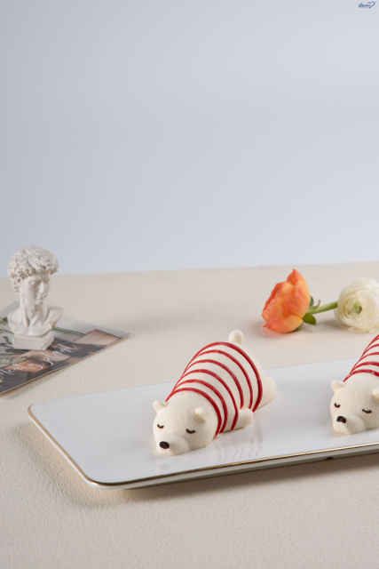 Polar Bear-shaped Cheesecake