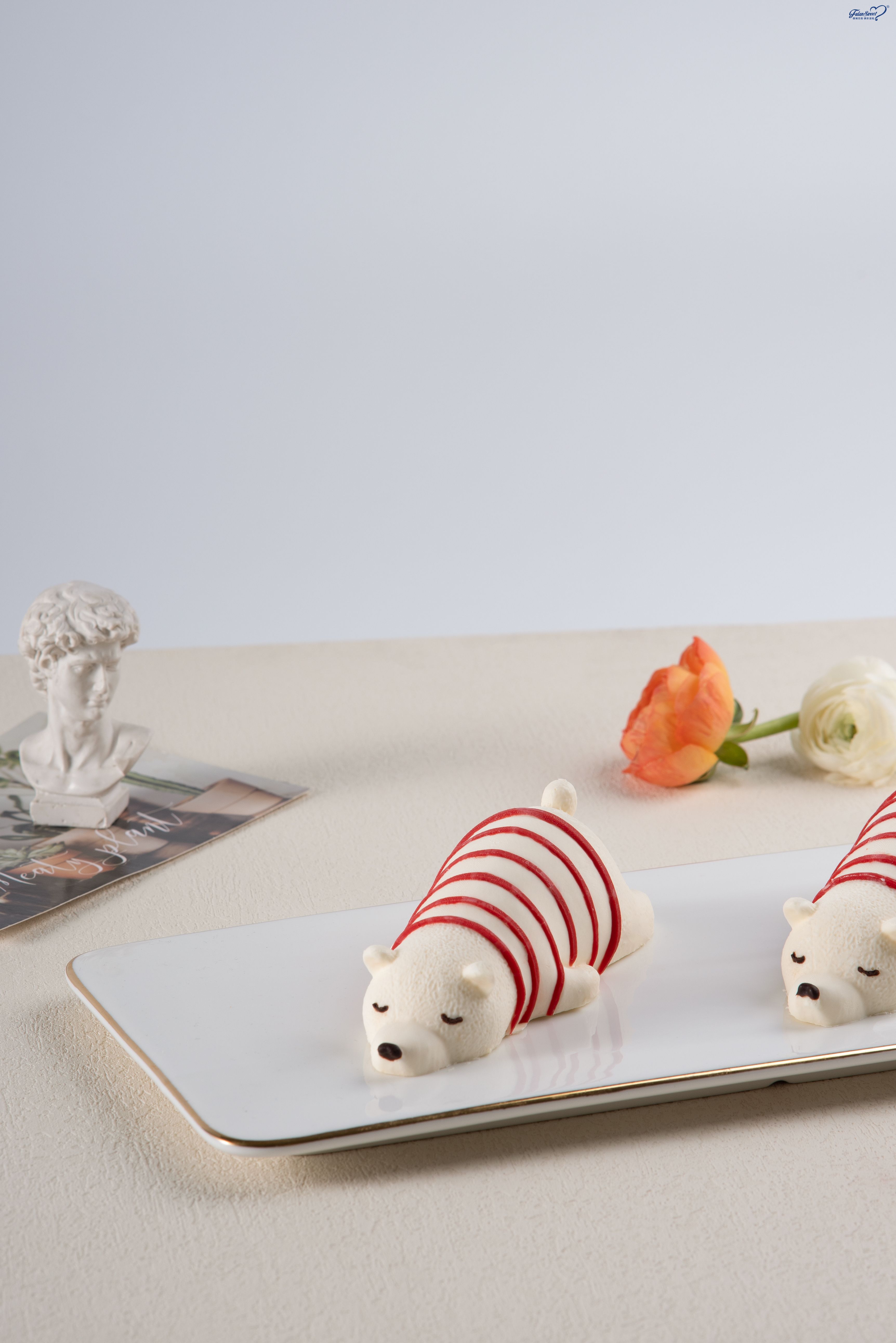 Polar Bear-shaped Cheesecake